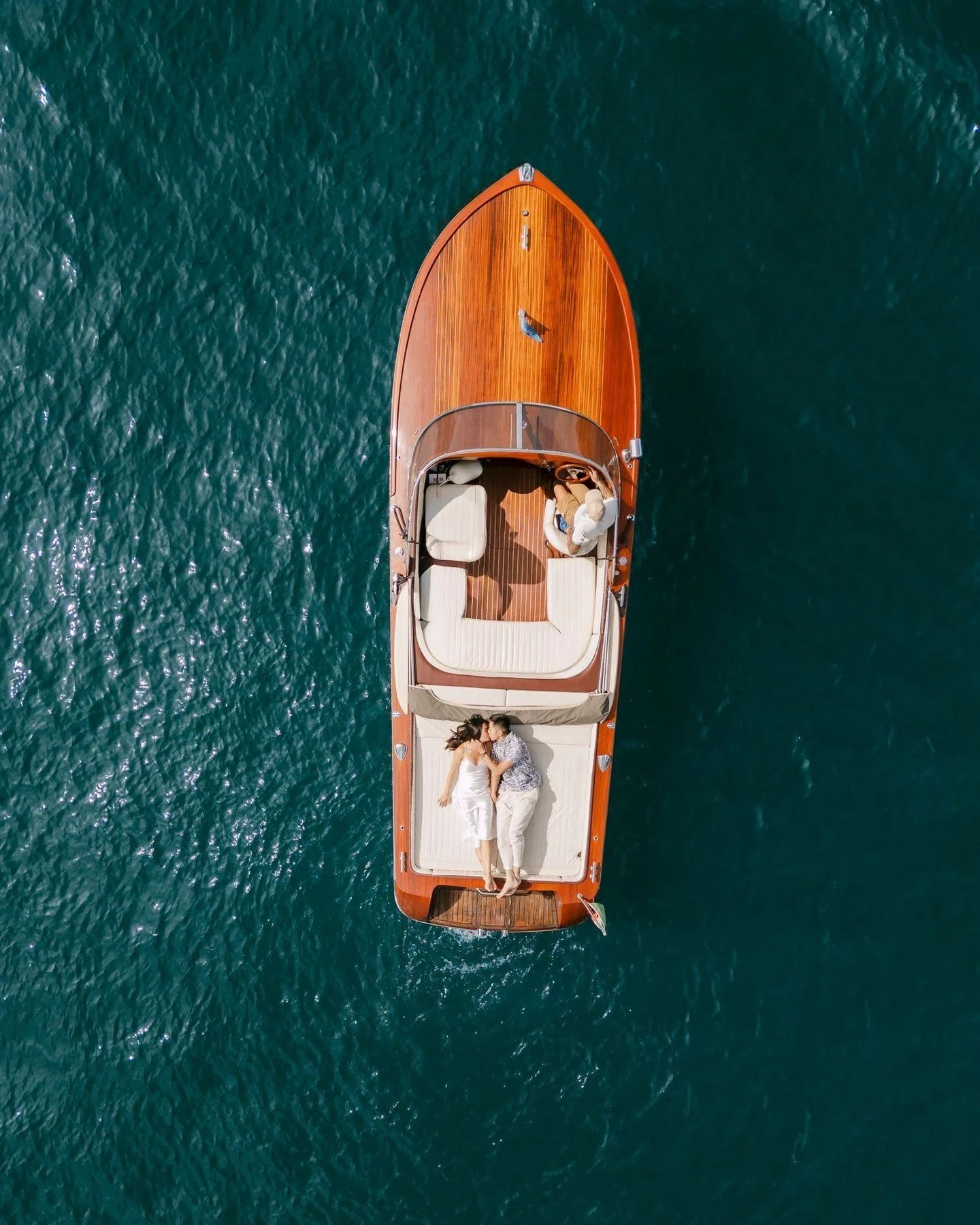 Hillary said &ldquo;yes&rdquo; under the timeless arches of Villa Monastero in Varenna, with Lake Como as their witness. A moment of pure love, sealed by a boat ride across the sparkling waters.

#LakeComoProposal #VillaMonastero #Varenna #LakeComo #