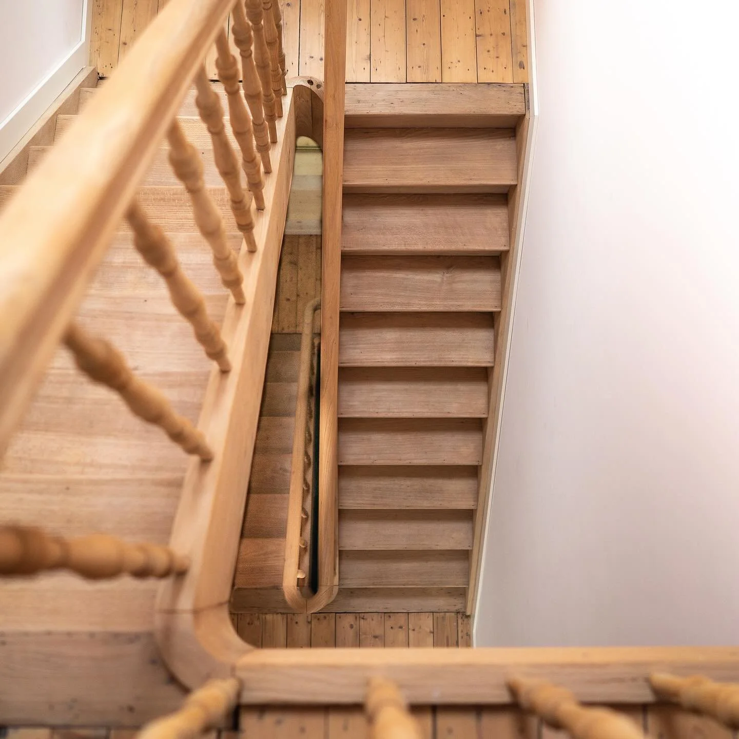 Deze trap is echt een top voorbeeld van wat luchtgommen voor jou kan betekenen. 

We delen hem ook met alle plezier, want de foto&rsquo;s zijn super en dat is altijd mooi meegenomen (thanks again @teun_poppe)! 

Dit is een beuken trap die we hebben g