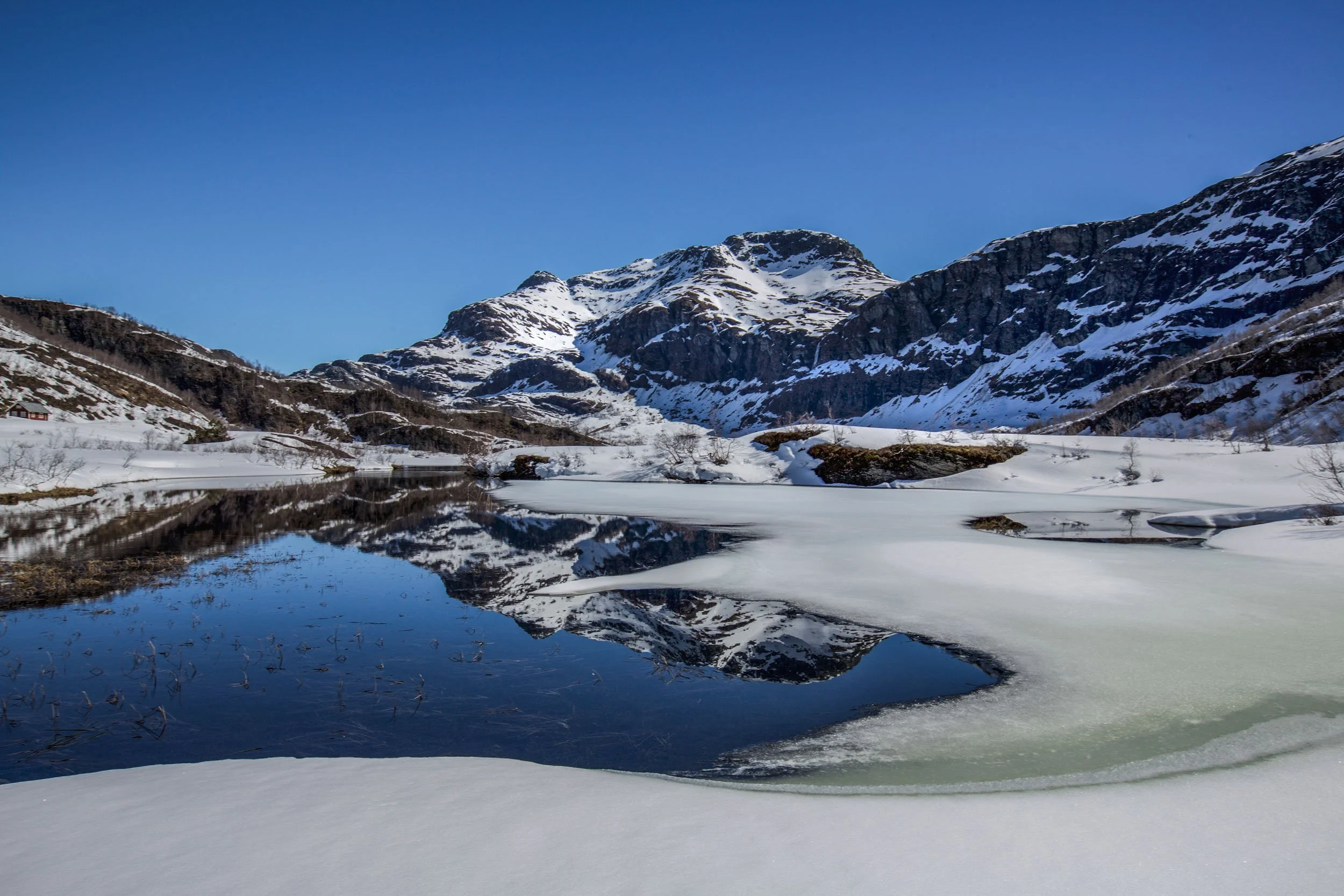 Frå Skeiskvanndalen mot Iendefjell.