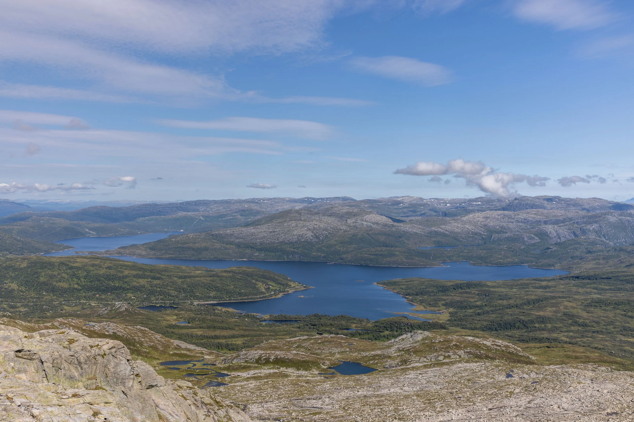Hamlagrøvatnet frå Kjerringafjell.