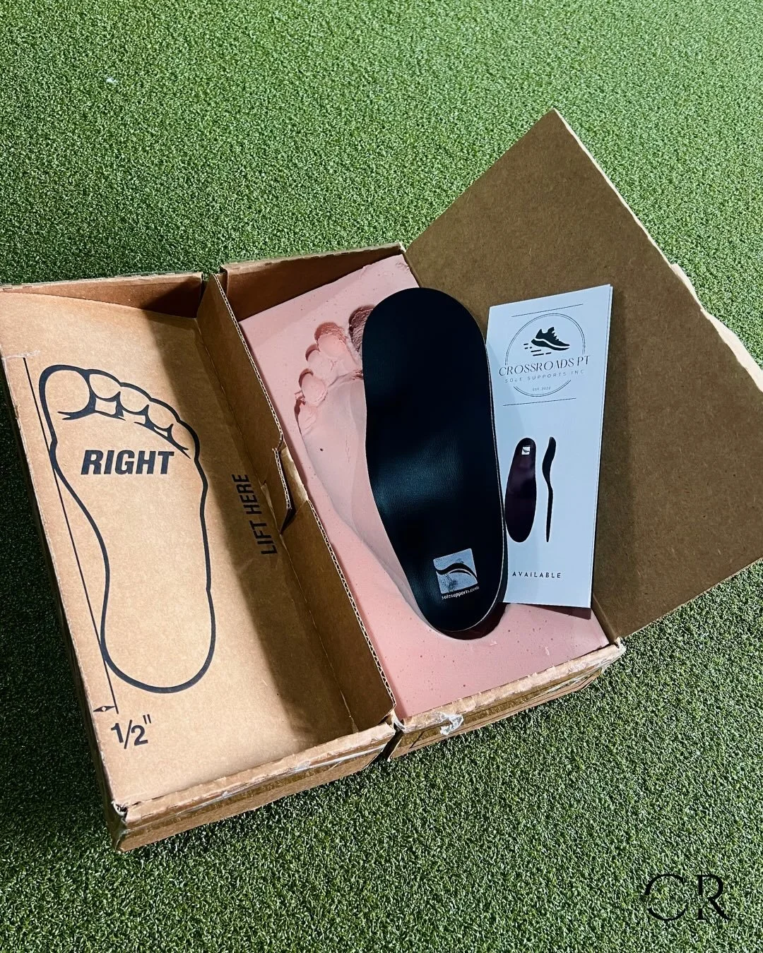 Sandal season is almost here and beach days &amp; calling ☀️👣&mdash;don&rsquo;t forget to take care of your feet!

Support, comfort, and movement start from the ground up.
DM us to learn more about our custom Sole Supports and how to get your person