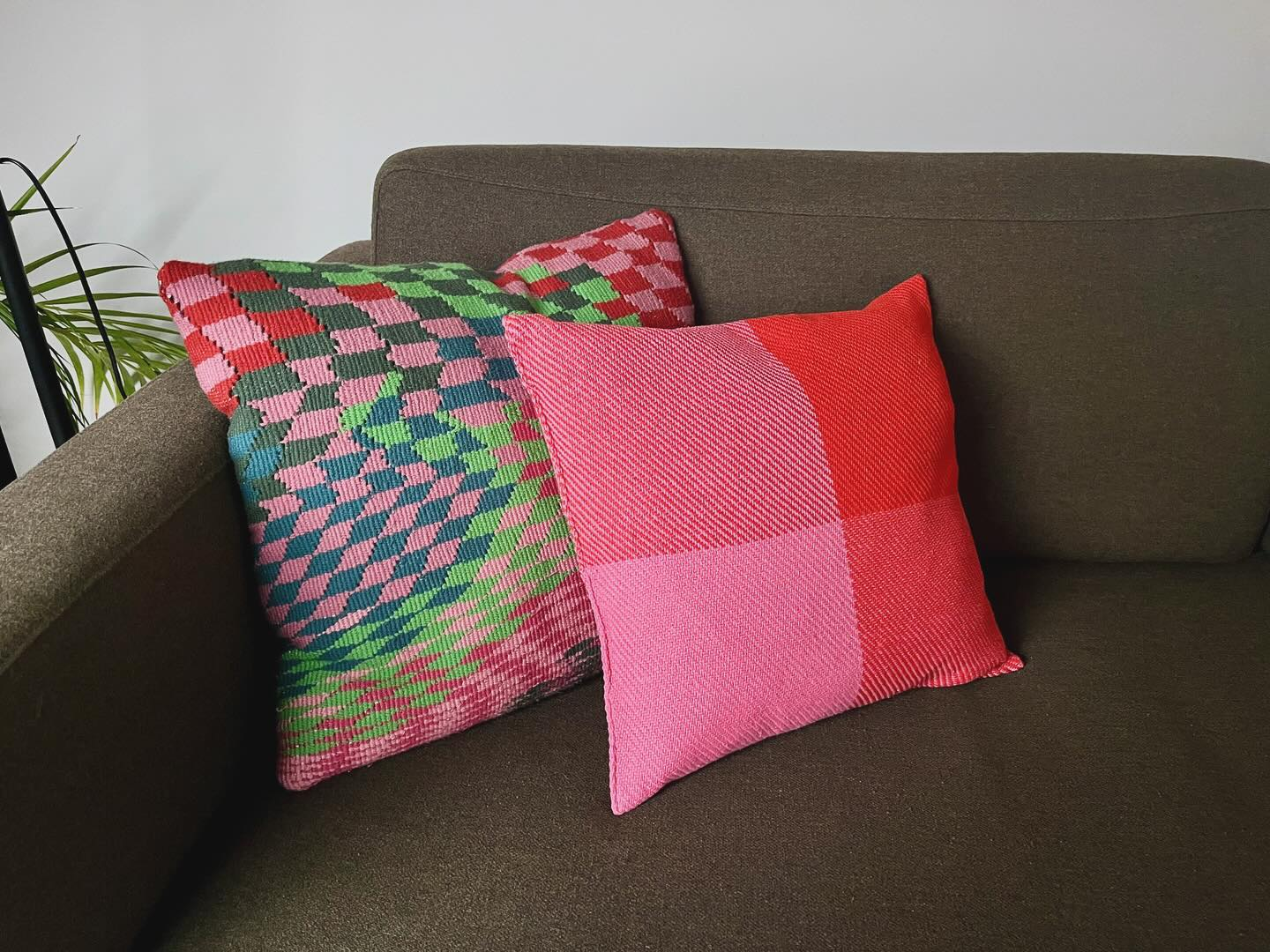 Weaving for a cushion 