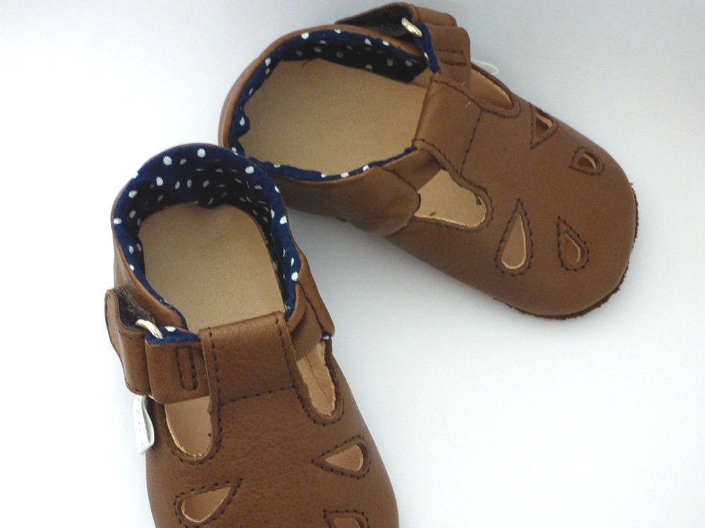 Krabbelschuhe+Braun+Punkte+navy+ella+%26+puck+2.jpg