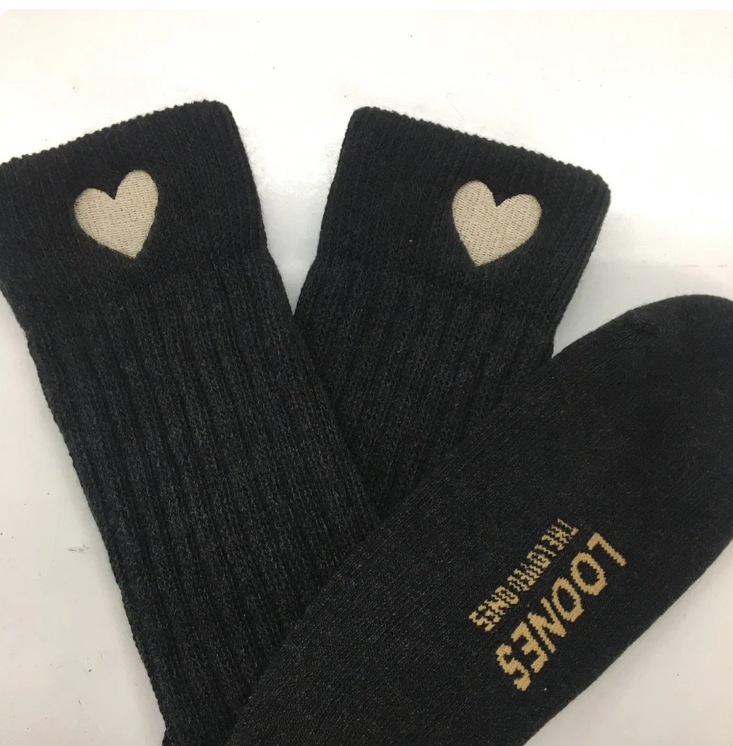 Kuschelsocken LOONES schwarz mit Herz.jpeg