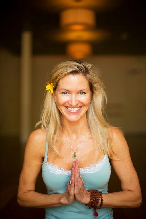 Release & Rise: An 8-Week Meditation, Movement & Journaling Journey with Laura