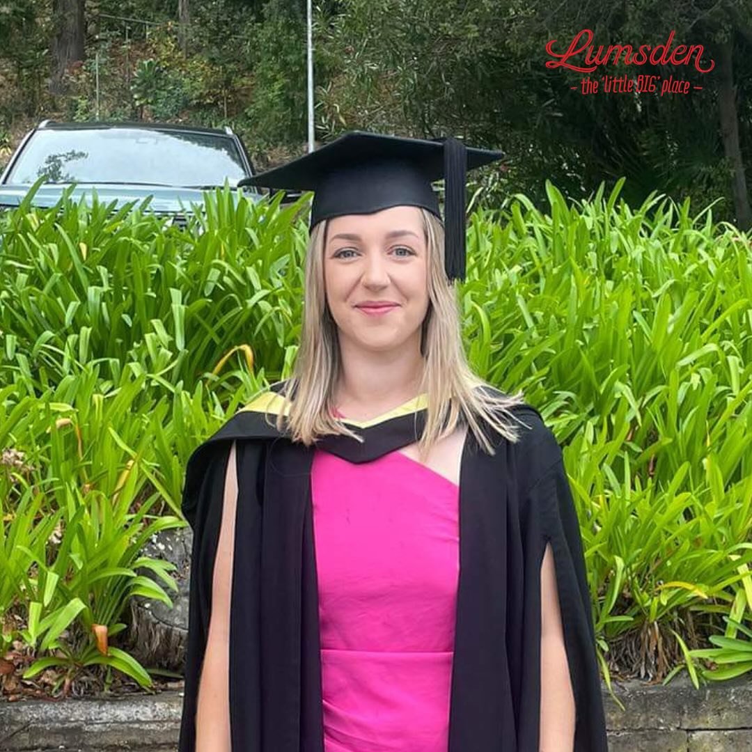 👩🏼&zwj;🎓 Gemma is graduating! 👩🏼&zwj;🎓
We are so proud to share that our amazing nursery kaiako Gemma is graduating today with her Bachelors Degree in Teaching ECE! Gemma was an &ldquo;A&rdquo; student all through her study and we are so excite
