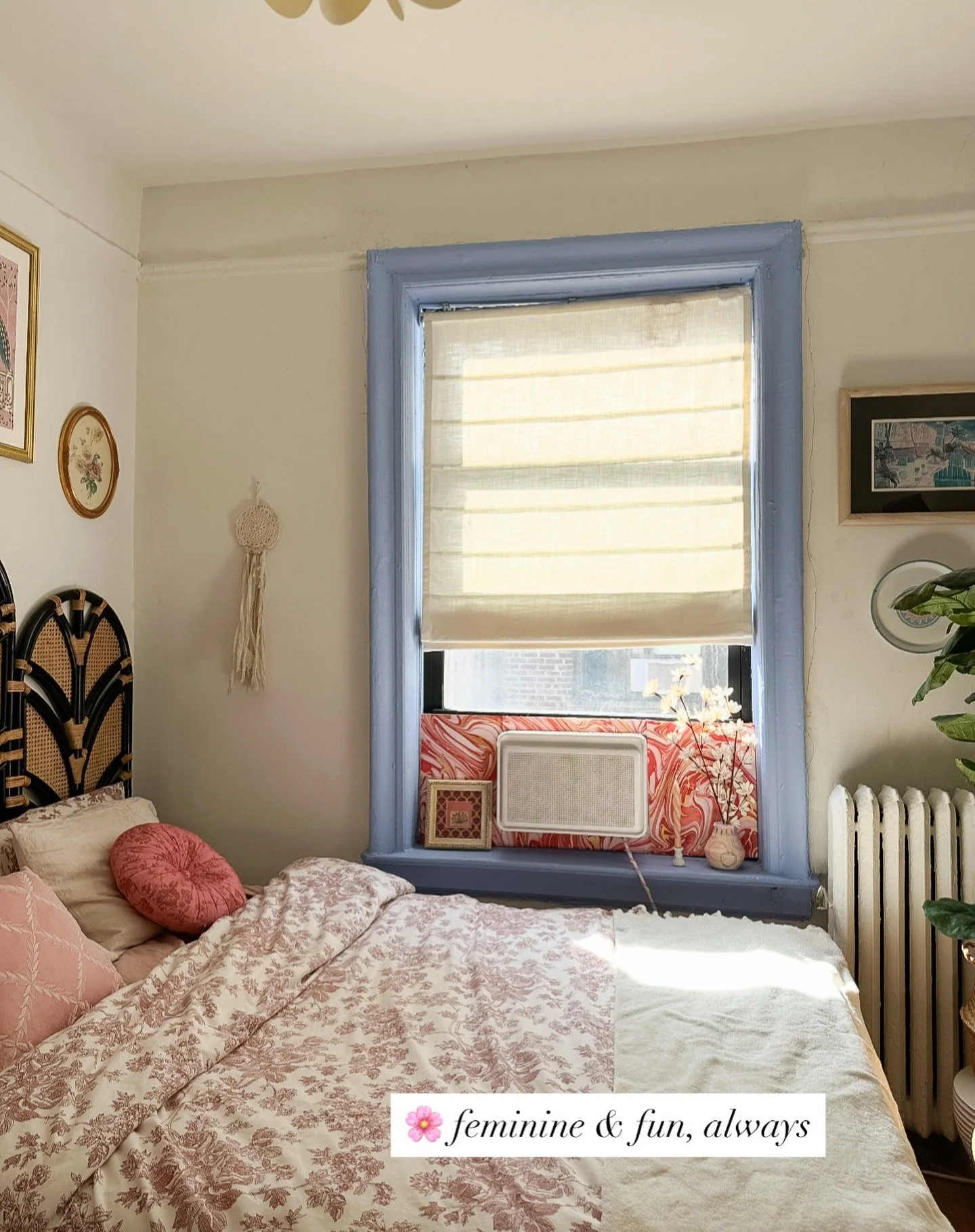 Creating a conversation with patterns and color 🖍️🌸The delicate toile of my bedspread plays off of the bold forms on my window, opposites that make the room feel both relaxing and fun 🤩 Do you have unexpected patterns in your home? 

#colorfulhome