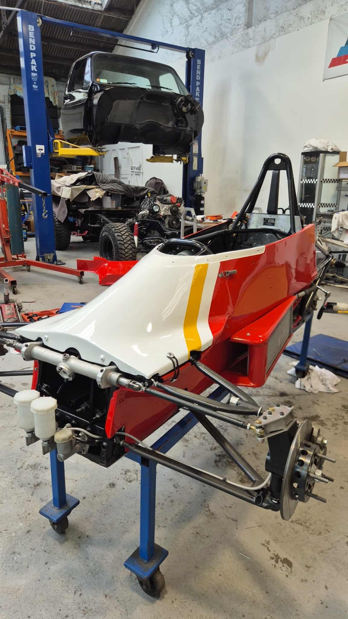 RF87 Van Diemen Formula Ford Body Painting