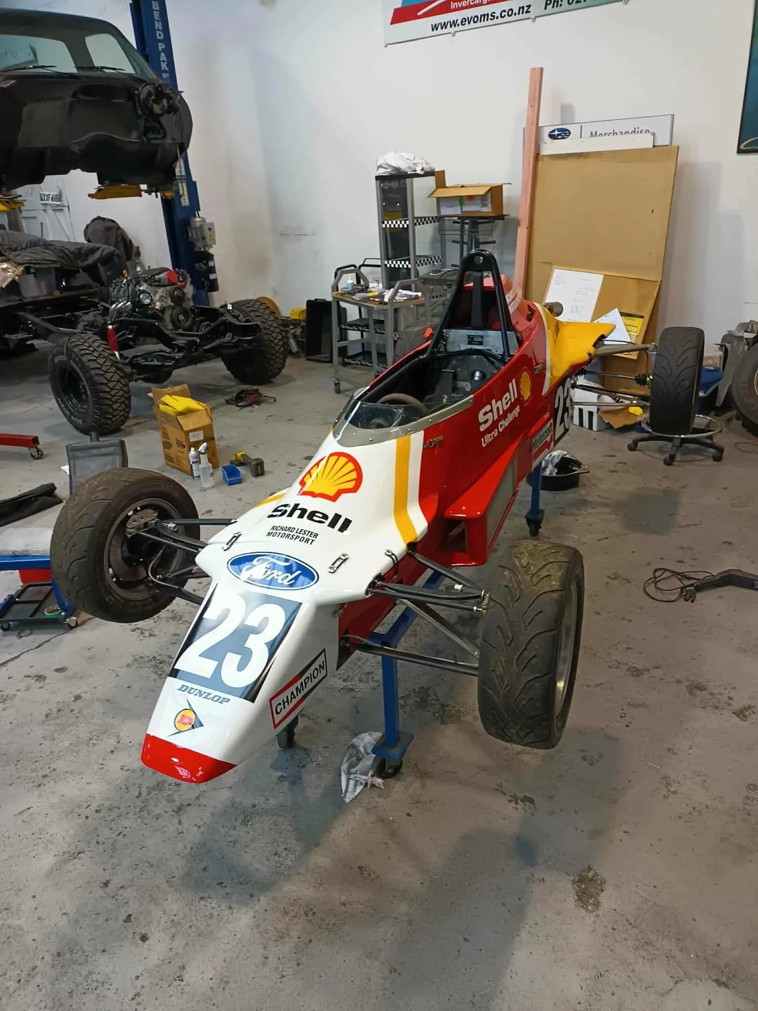 RF87 Van Diemen Formula Ford Body Painting
