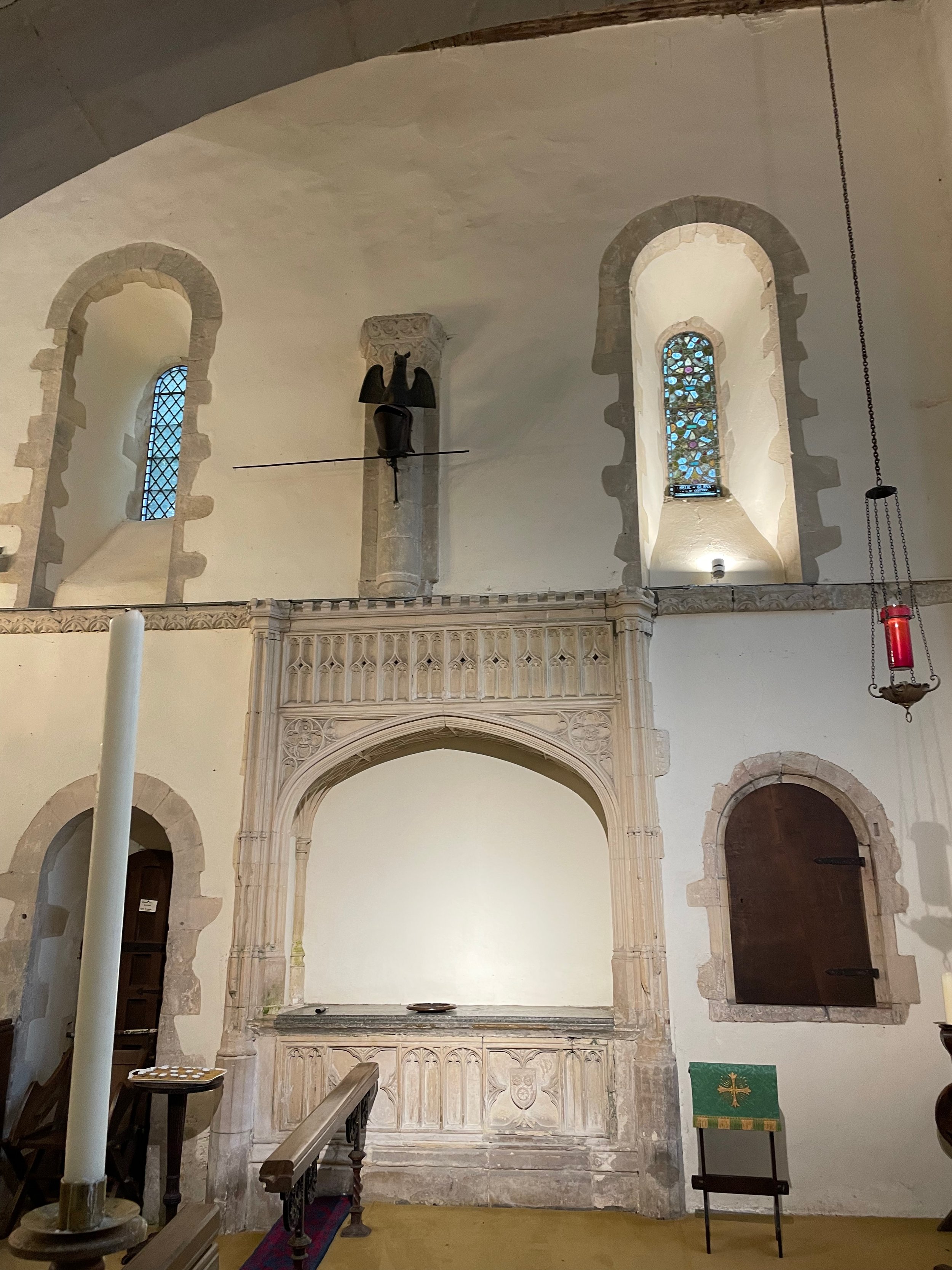 The Tomb Chest of Sir John Scotte d.1485, hemet & windows