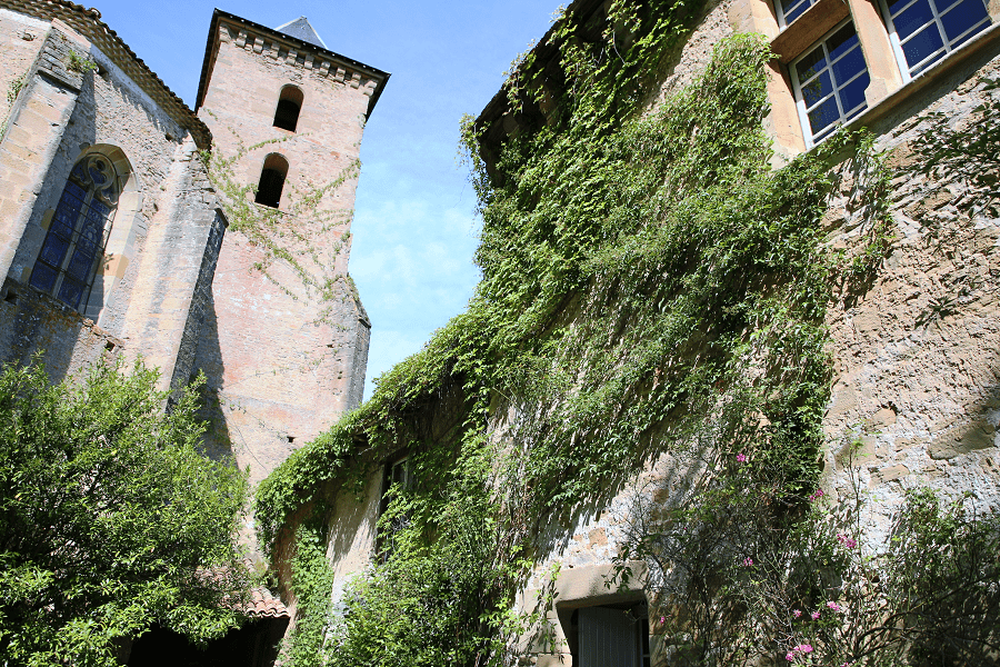Camon_abbey-min.png