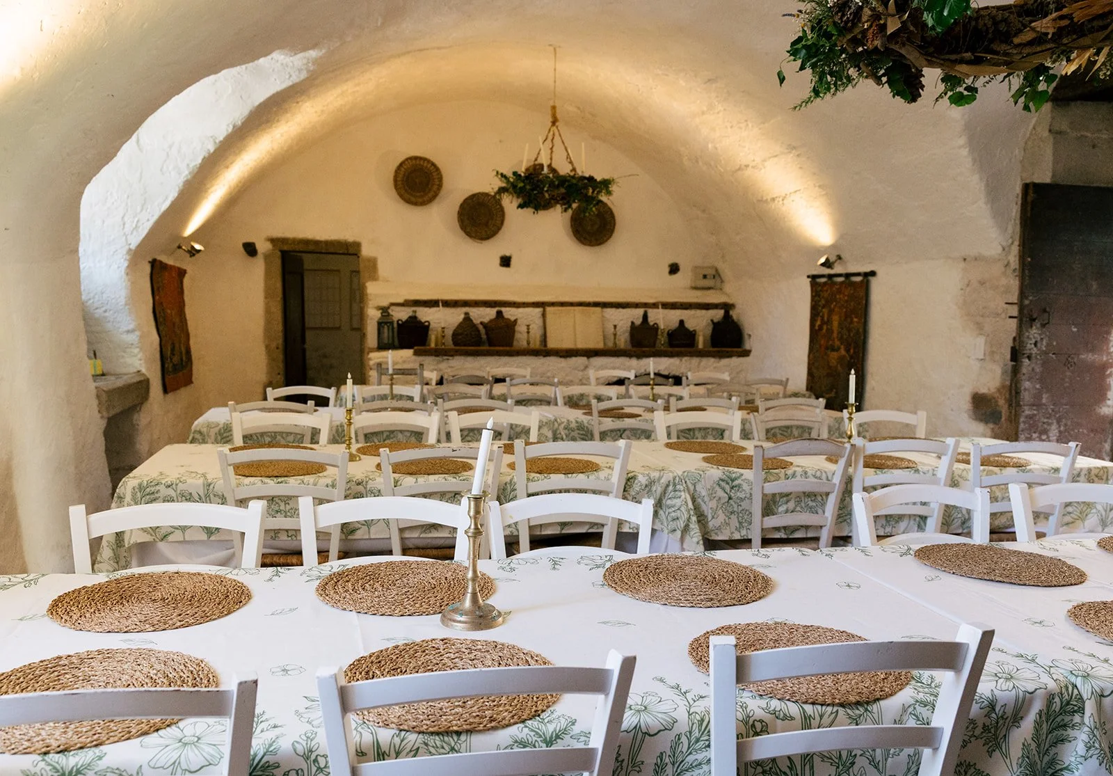Places set for dining in Camon.