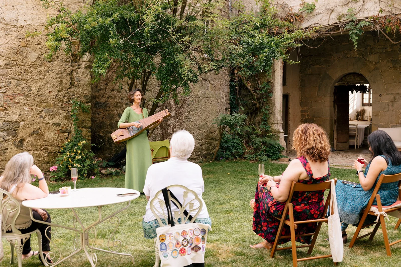 Local Trobairitz of the Ariège keep traditional music and instruments alive!