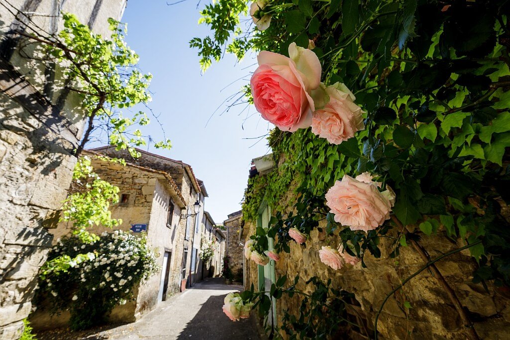 camon-village-fortifie-ariege-pyrenees.jpg