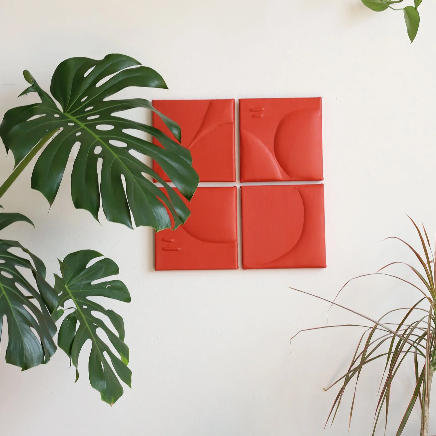 Red Circles_TILES_300dpi.jpg