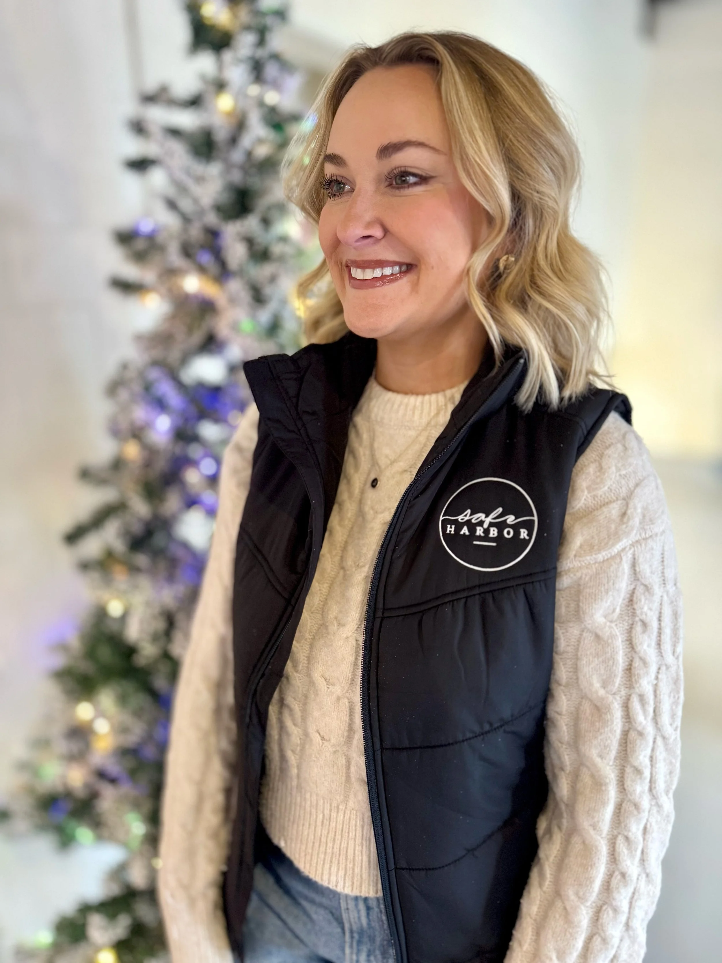 Ladies Black Puffy Vest