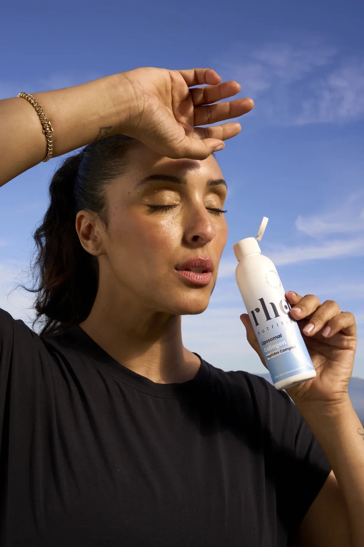 collagen-brand-photography-woman-drinking-supplement_02.webp