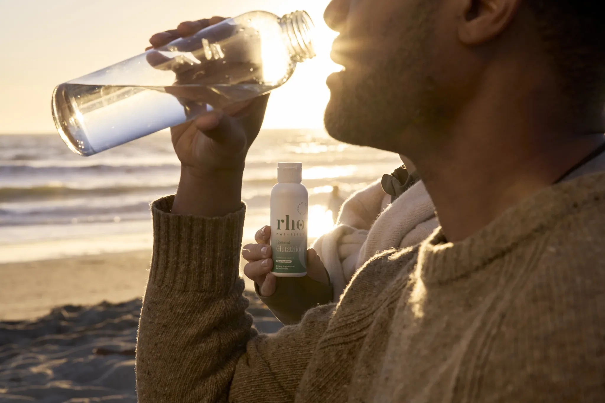wellness-brand-photographer-sunset-lifestyle-supplement_04.webp