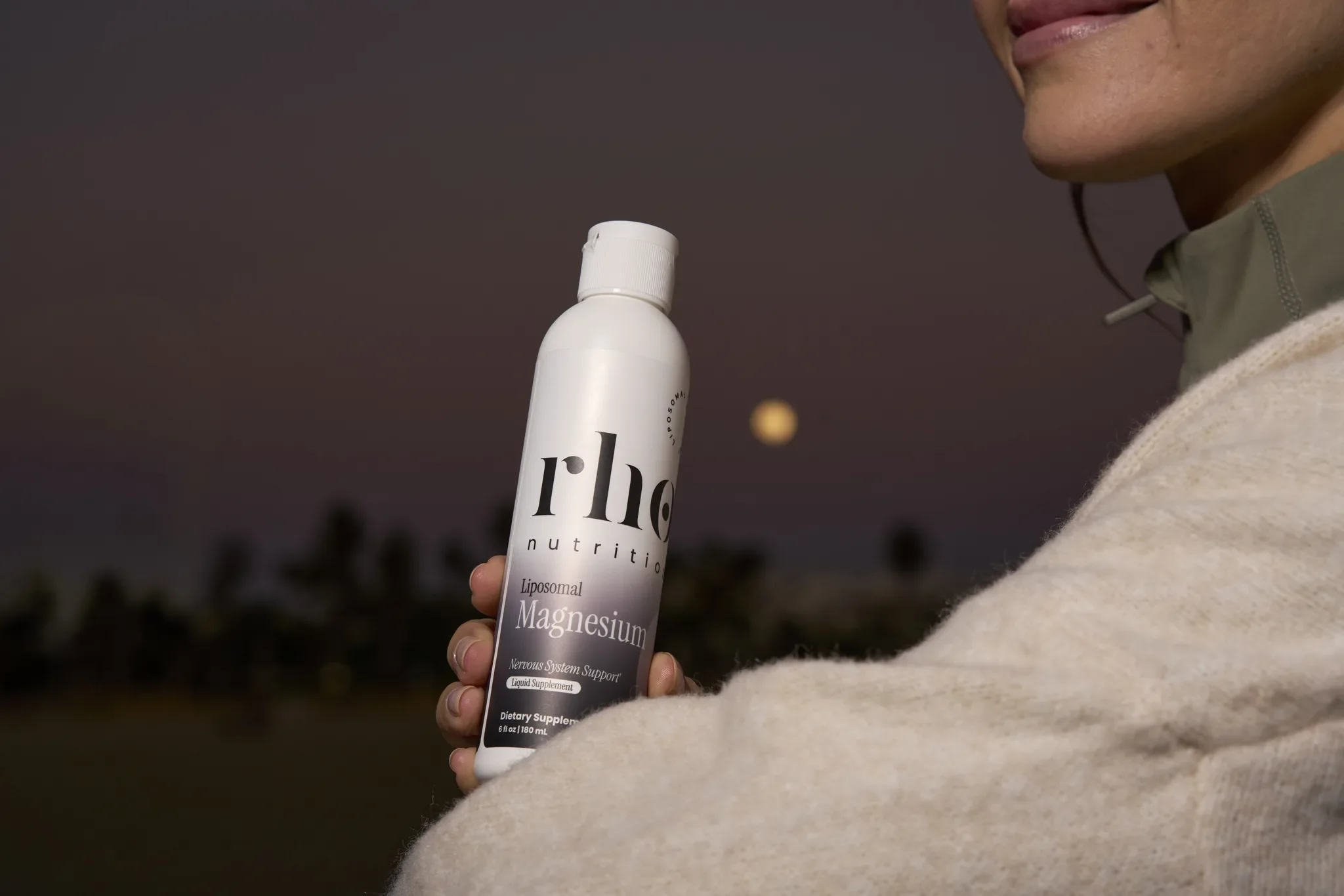 wellness-brand-photographer-sunset-lifestyle-supplement_06.webp