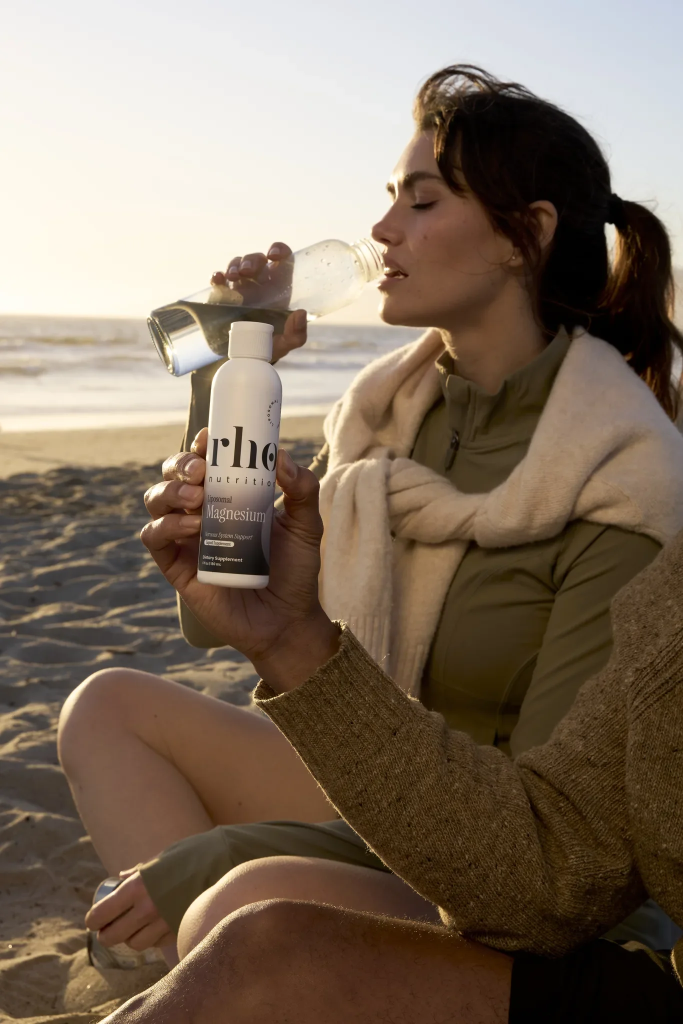 wellness-brand-photographer-sunset-lifestyle-supplement_07.webp