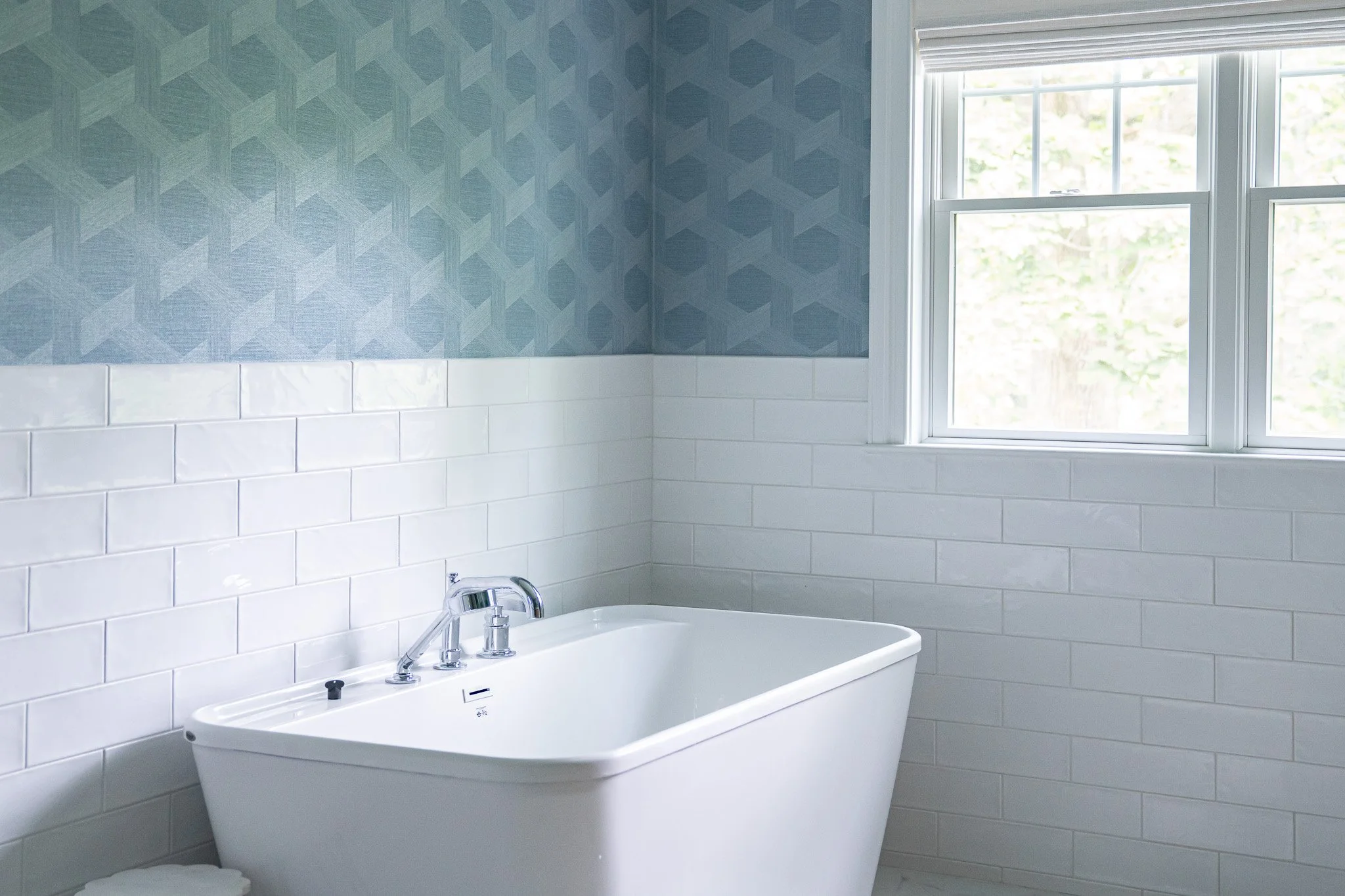 Free standing tub bathroom design in Ogunquit, Maine