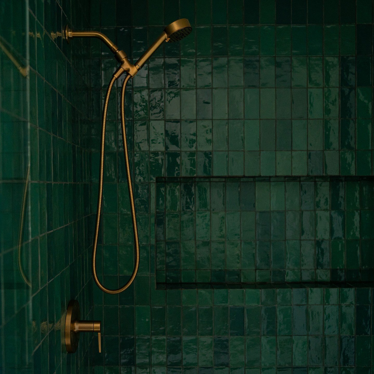 Dark interiors are having a moment, and the shift toward moodier kitchens and baths is bringing warmth, richness, and atmosphere back into home design. Explore the full breakdown of how shadow, texture, and lighting can transform a space in our lates