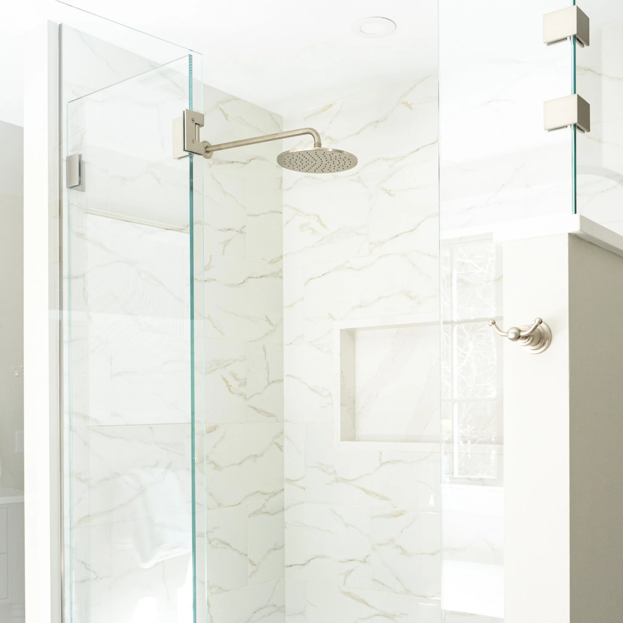 If you hate cleaning grout lines, this is exactly what you should choose.

Large format tile is one of our favorite ways to create a modern, elevated space. With fewer grout lines, it not only looks more seamless&mdash;it&rsquo;s also easier to maint