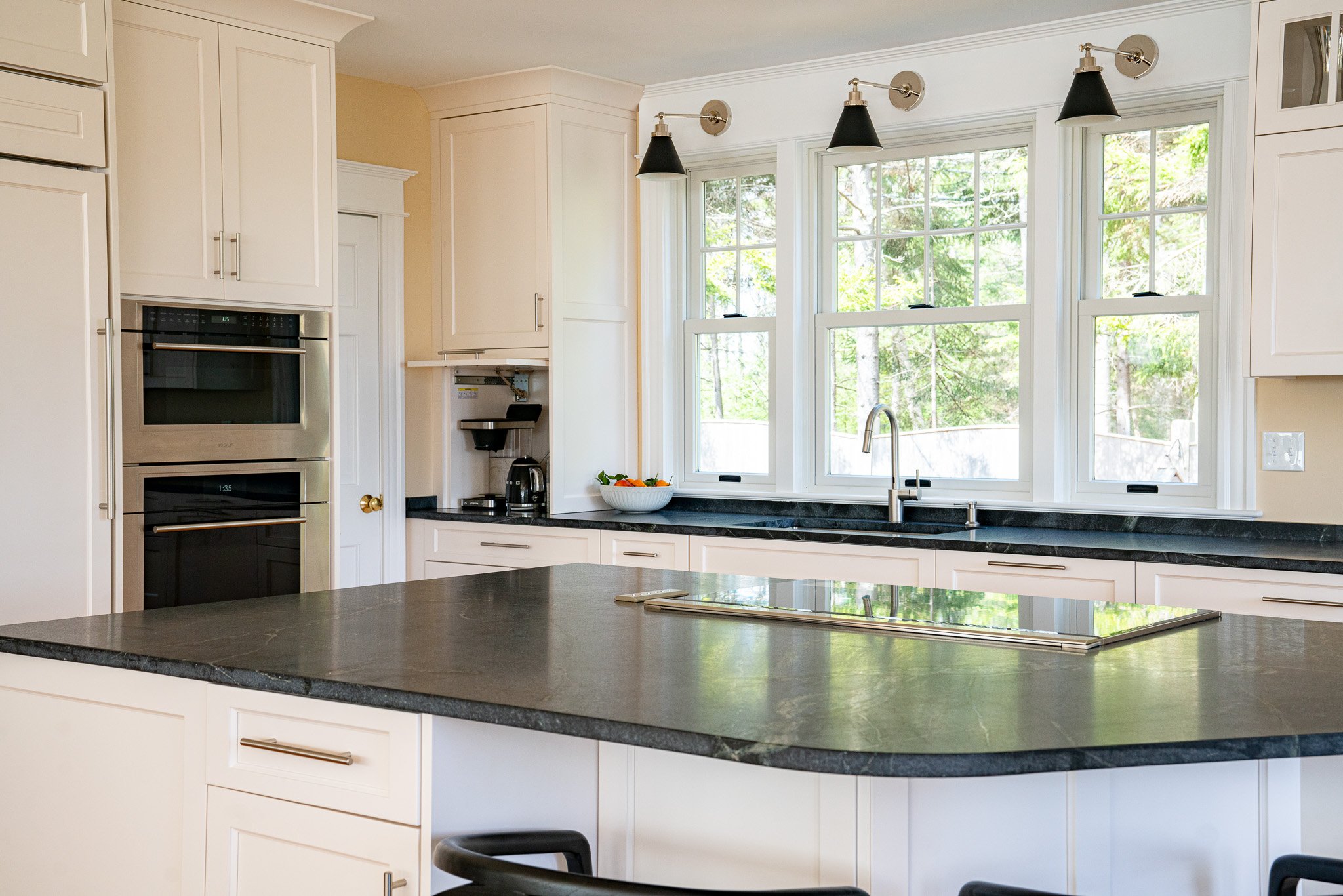 The Art of a Seamless Kitchen: How to Hide Appliances Without Sacrificing Function