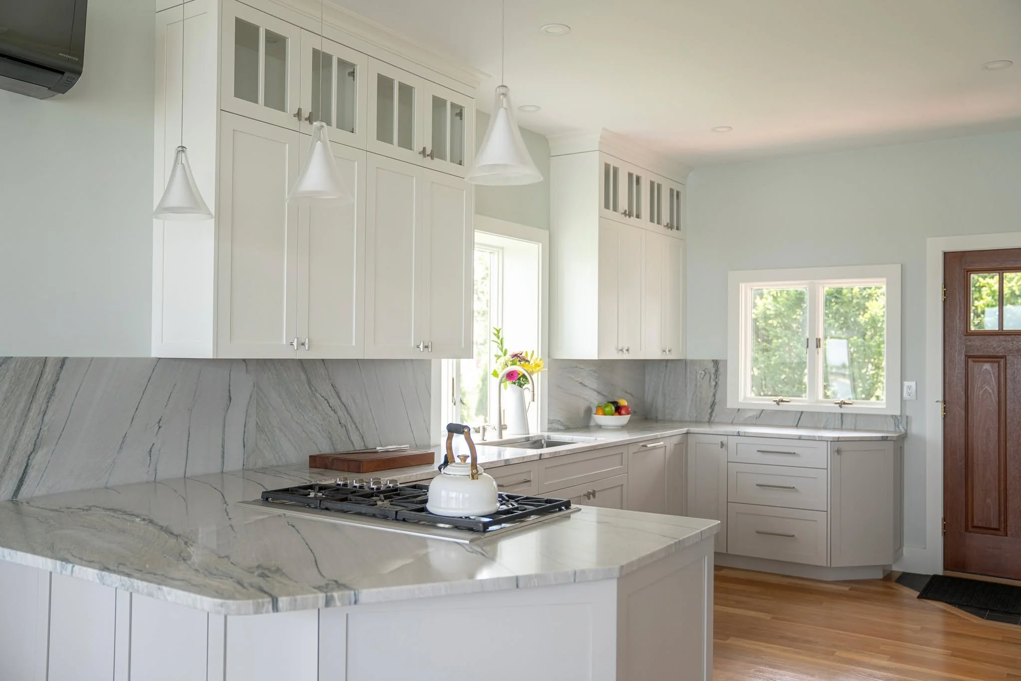 The before photo? You won&rsquo;t believe the difference.

Sometimes the biggest transformation is how a space feels.

By placing the beam into the ceiling, this Scarborough kitchen now flows effortlessly into the dining and living room &mdash; creat