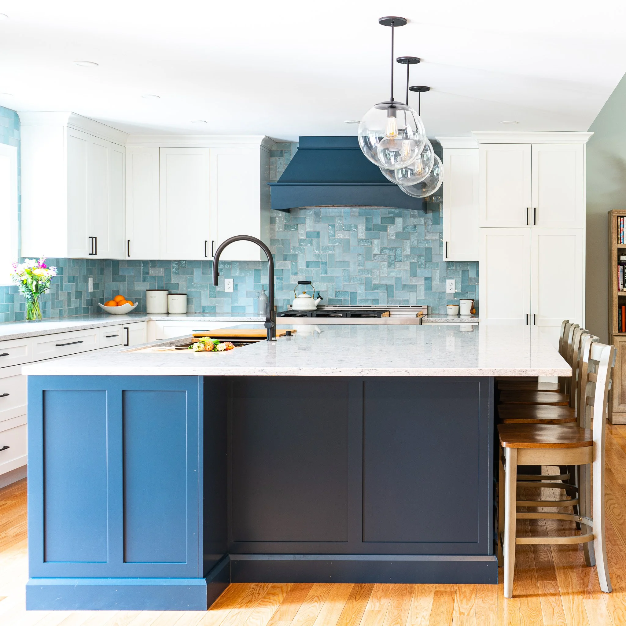 The Best Kitchen Layouts for Summer Entertaining in 2026