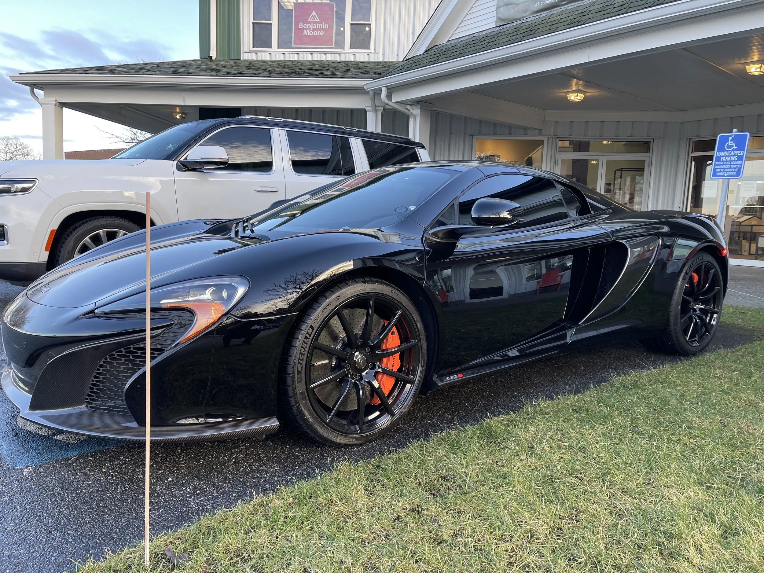 Wheels high gloss black 
Calipers Custom Orange