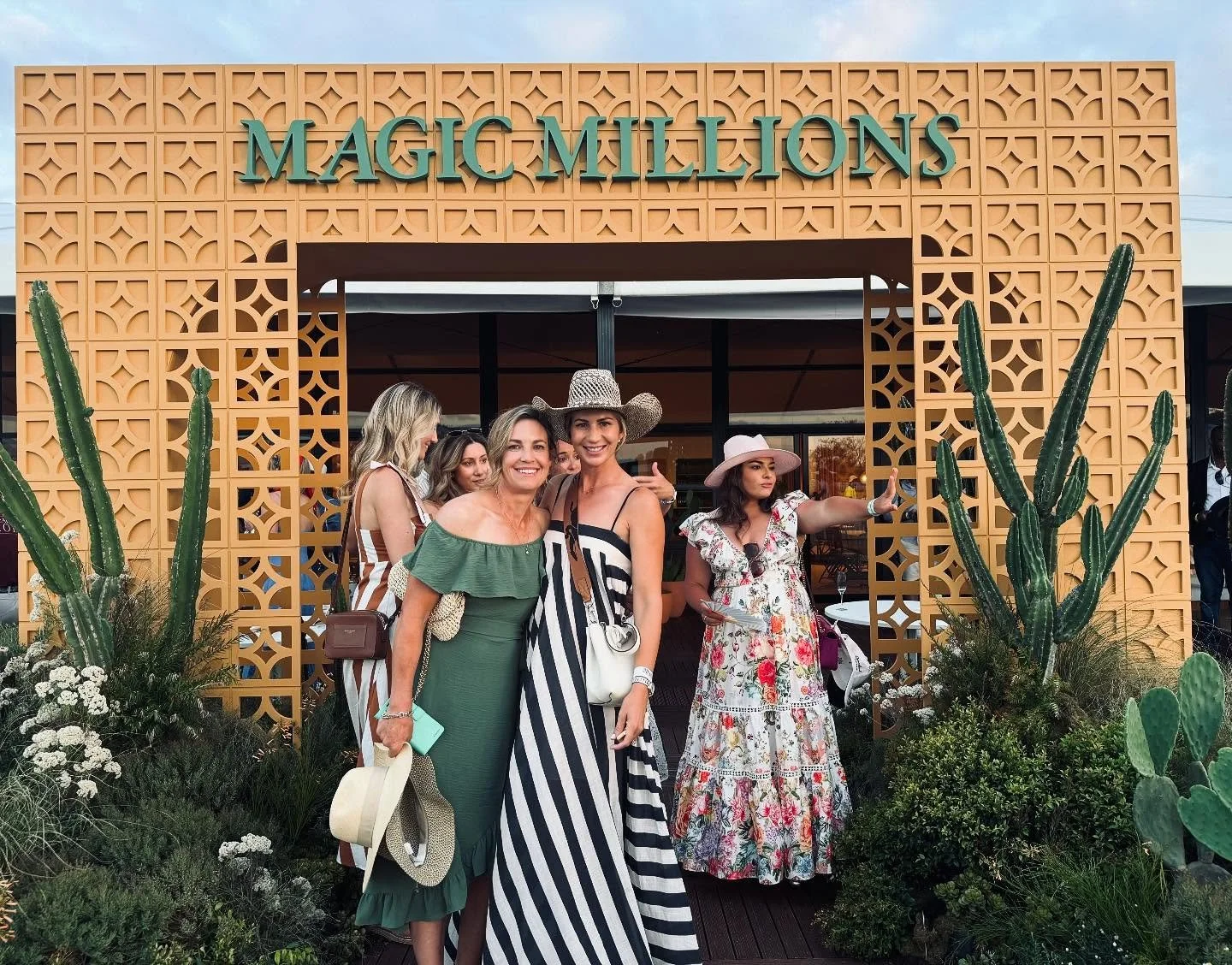 @magicmillionspolo - one of our favourite days of the year! 🐎 👗 🥂 

@hayleymorris1 represented Team @martin_collins_australia alongside Clem @_teamsmith , @ally.lamb.56 and Brett @aims.warren and although Hayley didn&rsquo;t have the round she wan