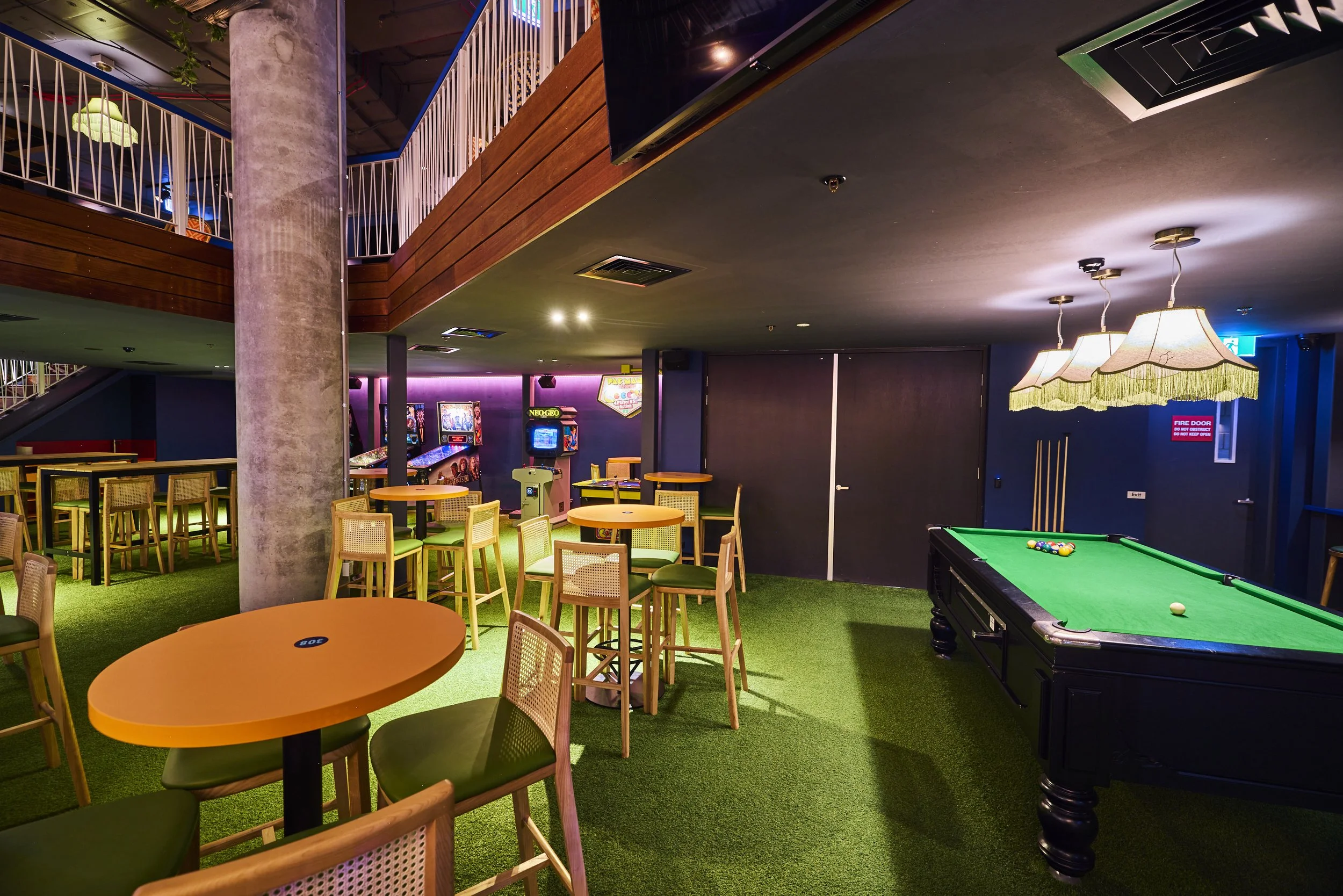 Doglands - Arcade + Pool Table