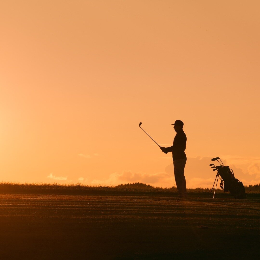 #WordLeftHandersDay👏

Is there an advantage to being left-handed in golf?
Tag your leftie golf pals now and see! 👇

No matter if you&rsquo;re a lefty or a righty, you can get all of your golf lifestyle swag with us!
Hit the link in our bio for Air 