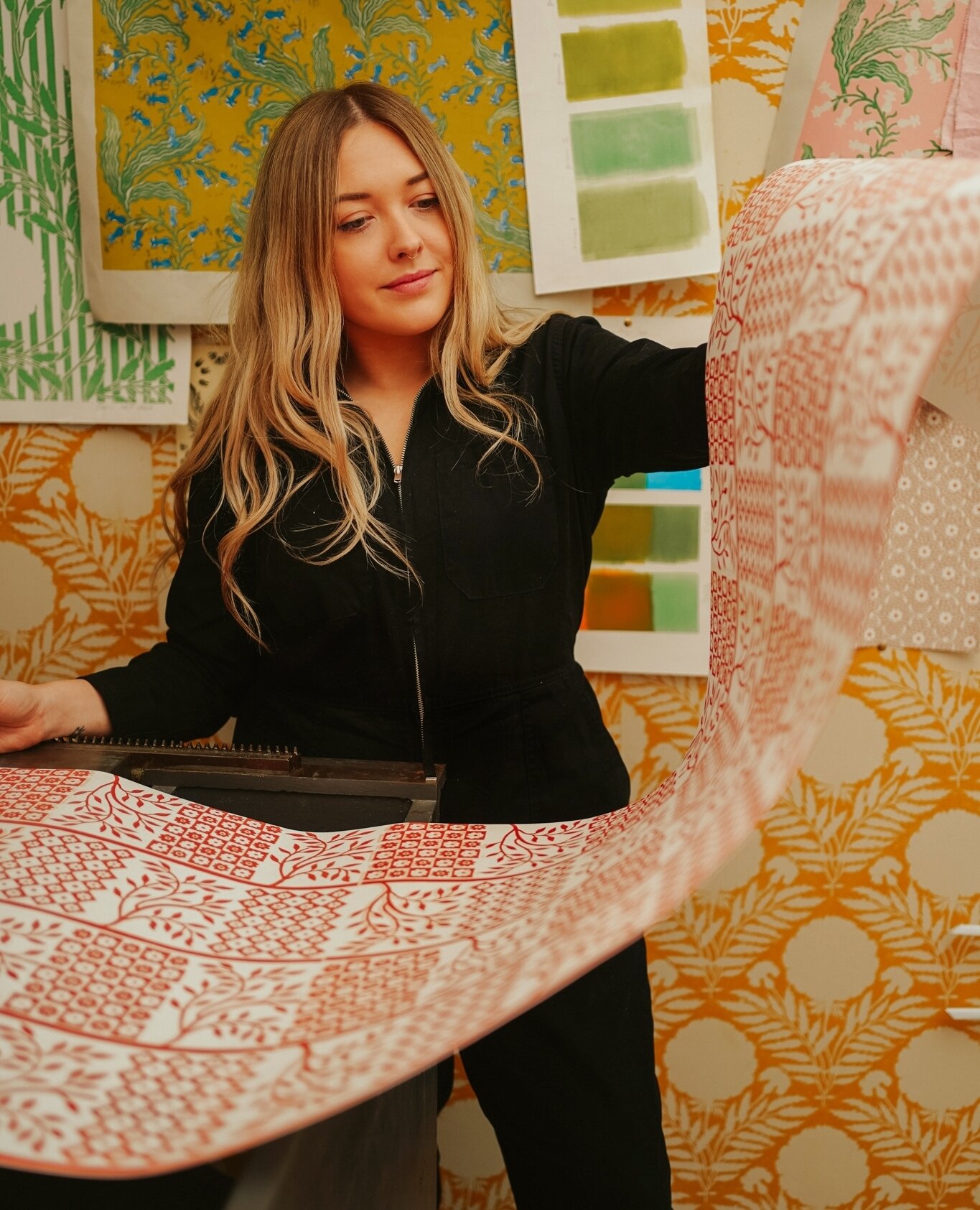 Join @ellenmerchant, a decorative artist, designer, and printmaker, for an introductory workshop on botanical patterns and printmaking at @anthropologieeu in Islington Square during @londoncraftweek.⁠
⁠
Inspired by Anthropologie's collaboration with 