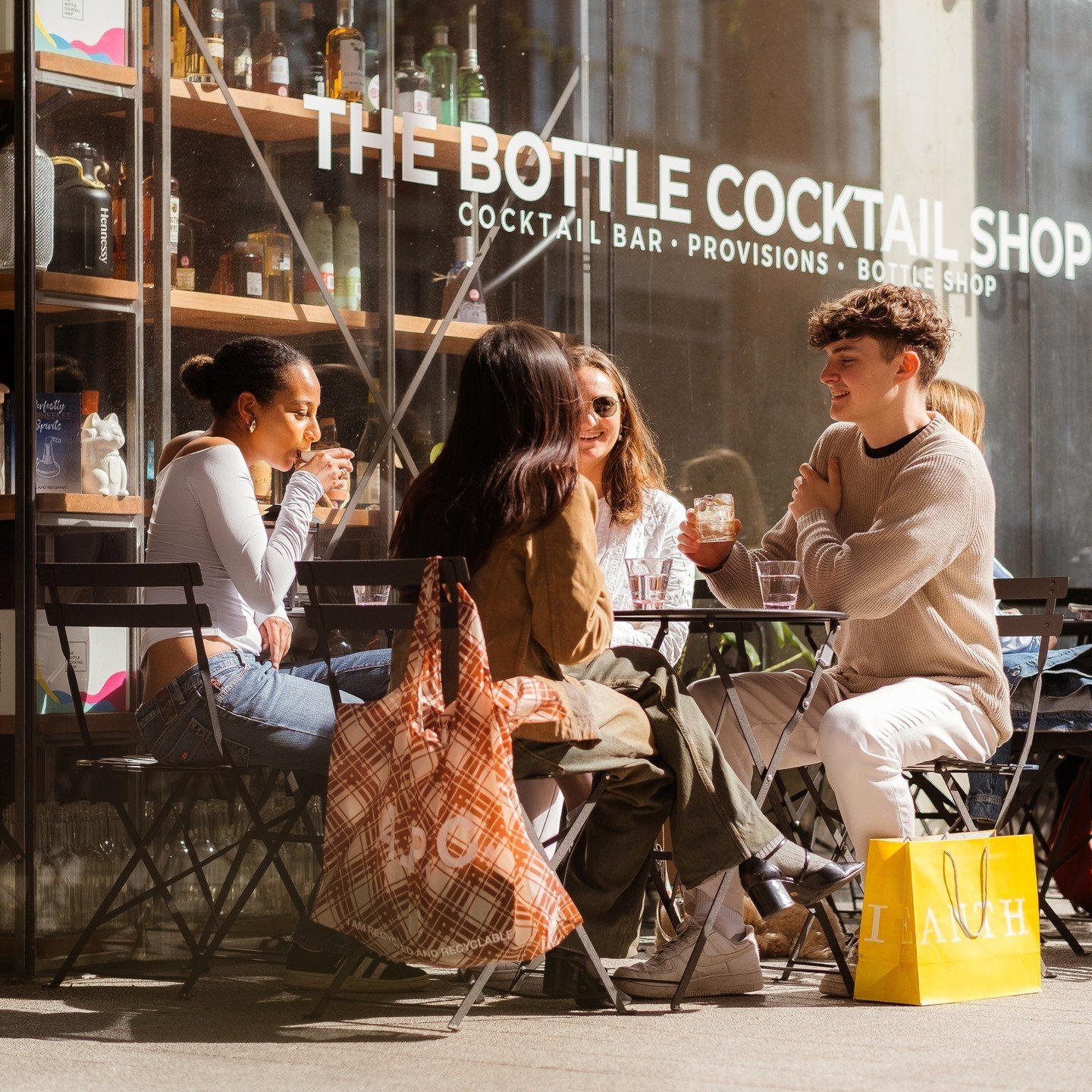 Summer is just around the corner ☀️ 

Gather with friends at @thebottlecocktailshop and welcome the month of May with a cocktail in hand 🍸

🔗 Click the link in bio to discover what's on in Islington Square in May including food and drink masterclas