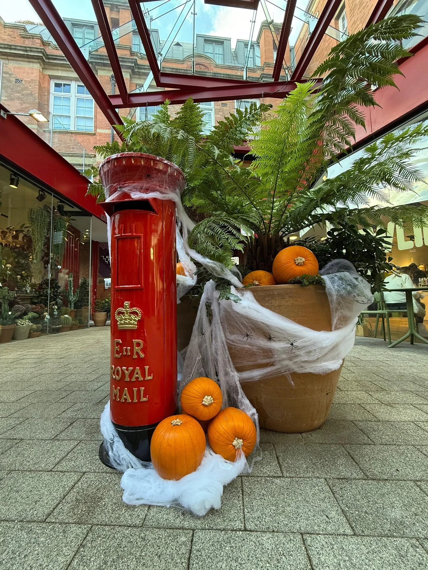 What a Halloween! 🎃 We loved seeing so many of you at Islington Square for our spooky celebrations. 

From our Trick or Treat Trails and games to live music and our spooky roaming characters full of Halloween magic.

Thank you to all that joined us!