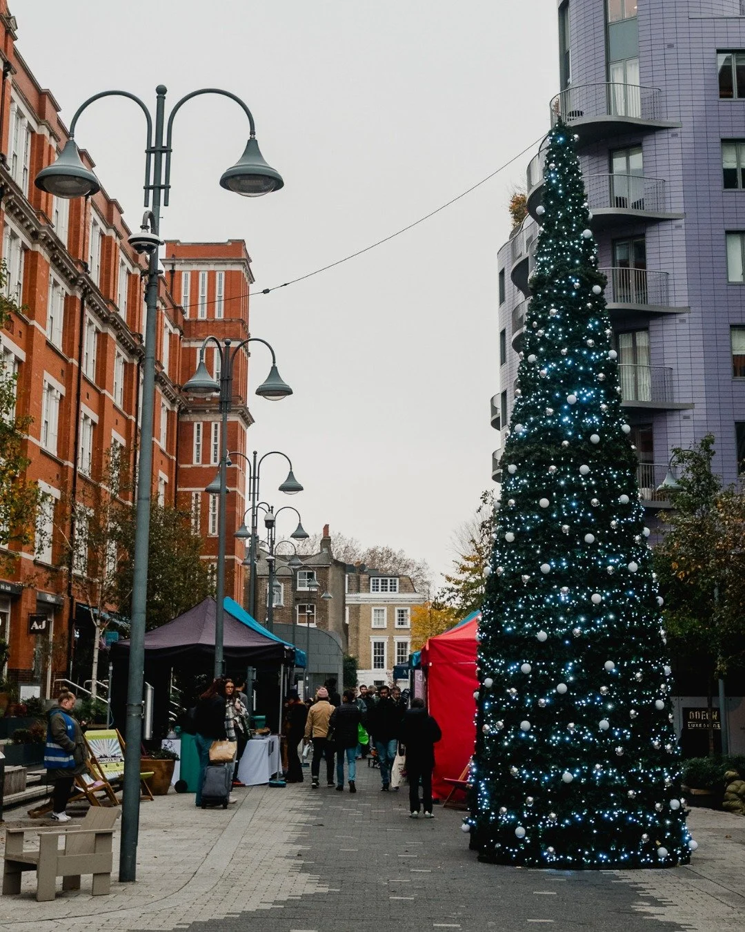 Don&rsquo;t miss it &ndash; the last Christmas market of the year! 🎄 Join us this Saturday at The Boulevard for @urbanfoodfest, with festive street food, local traders, and seasonal treats to enjoy before the New Year.

#Islington #islingtonsquare #