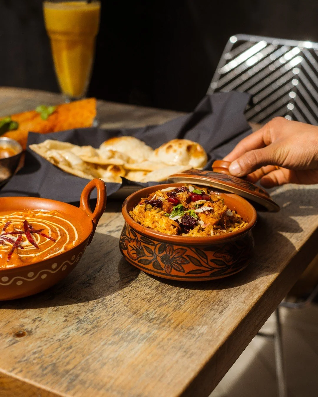 Veganuary has never been this tempting! 🌱​​

Whether you&rsquo;re going fully vegan this January or just looking to mix in more feel-good dishes, @omnom has you covered. ​Try the jackfruit biryani rice, the crowd-favourite keema naan, or the fresh k