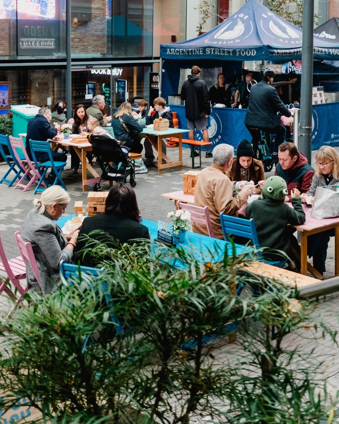 Join us on Saturday 10th January for the first Saturday market of the year with @urbanfoodfest ✨

Some of Saturday's vendors include: 

@purepetfood
@freddiesflowers
@ourforgottenneighbours - support a local charity!
@bungrillmafia

​Saturday 10th Ja