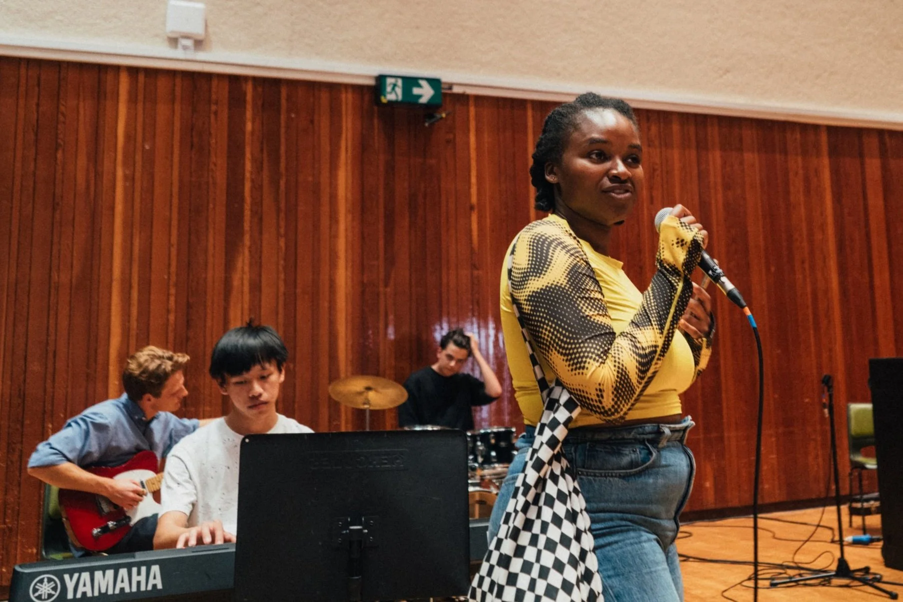 Yr Eiconig Clwb Ifor Bach yng Nghaerdydd fydd yn cynnal gig gyntaf Cerdd y Dyfodol - prosiect Celfyddydau Cenedlaethol Ieuenctid Cymru ar gyfer cerddorion ifanc cyfoes rhwng 15-19 oed.