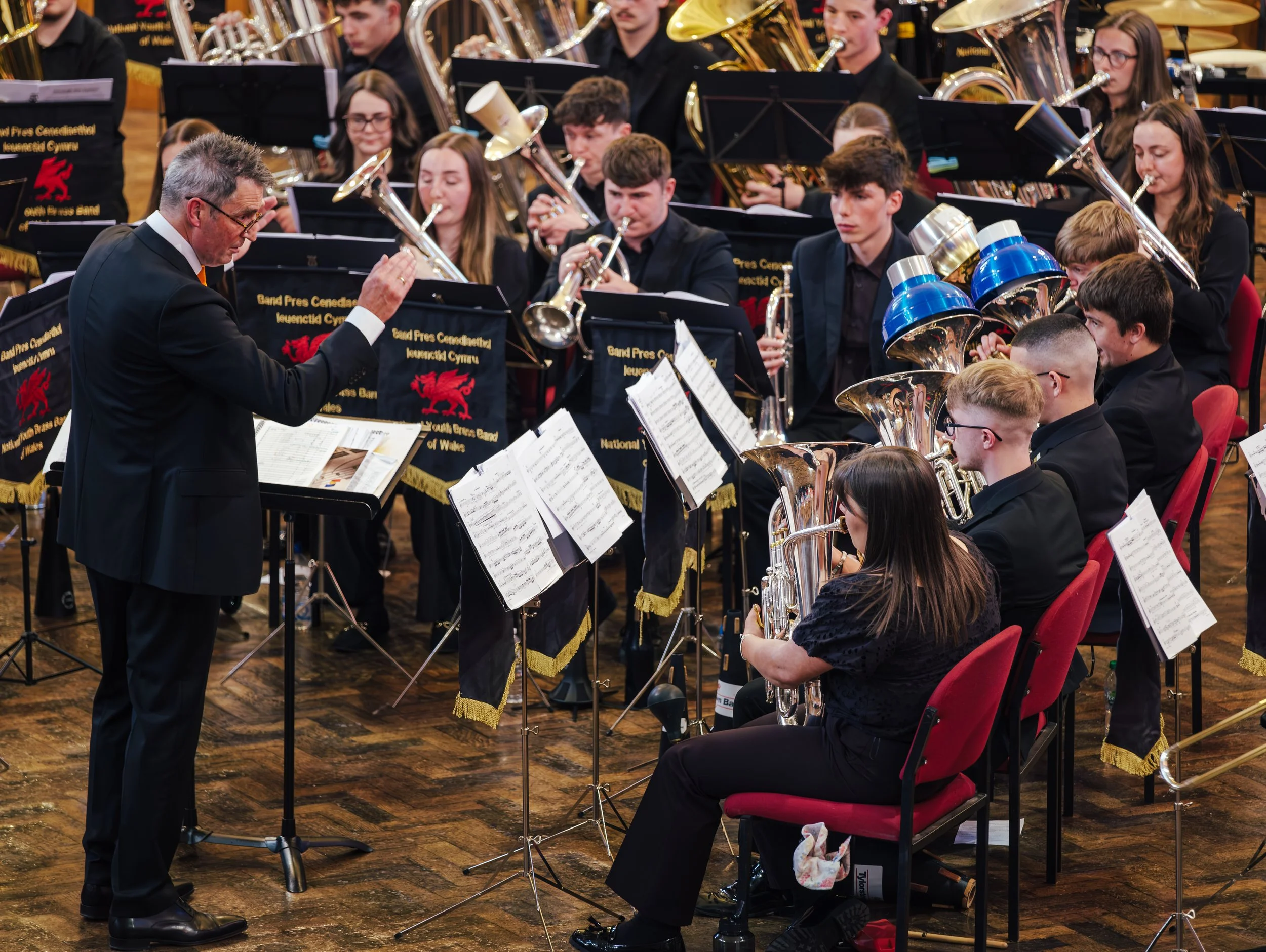 Celfyddydau Cenedlaethol Ieuenctid Cymru ac ABRSM yn cydweithio i hybu addysg gerddorol yng Nghymru