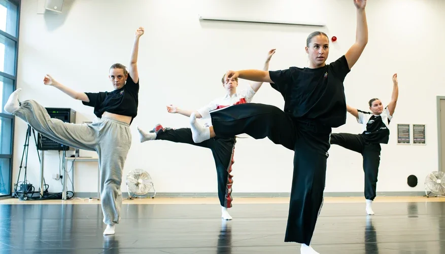 Ymunwch â Chywaith Dawns Ieuenctid Theatr Clwyd mewn Partneriaeth â Dawns Ieuenctid Genedlaethol Cymru