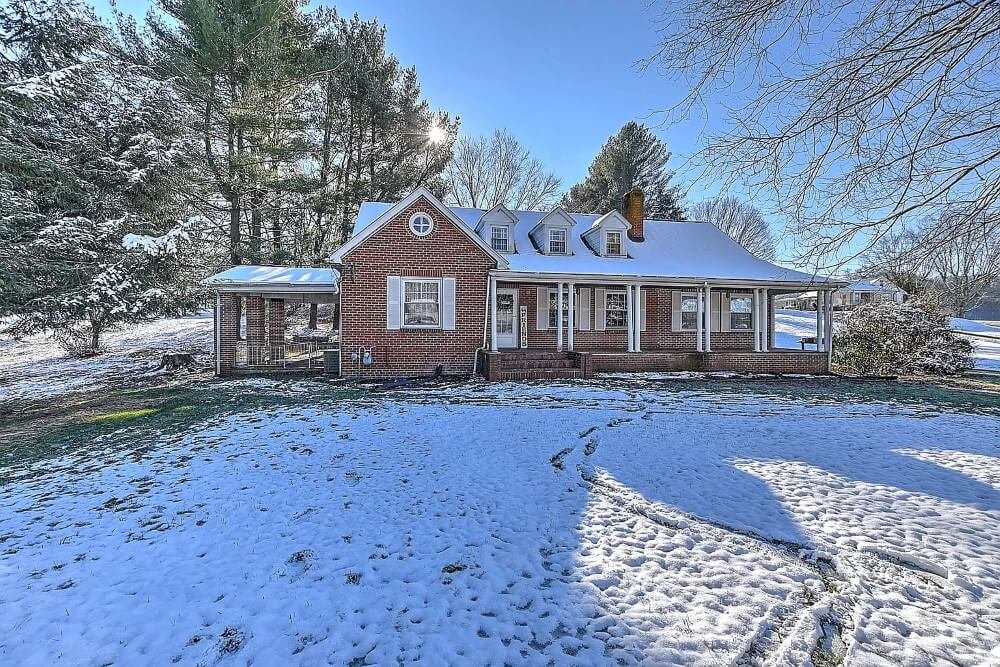 1949 Craftsman house Bristol Tennessee - front view.jpeg