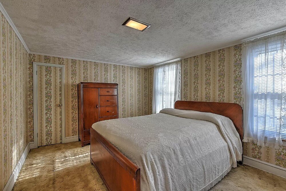 1949 Craftsman house Bristol Tennessee - master bedroom.jpeg