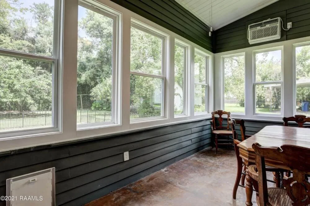 1908 Cottage house Franklin Louisiana - rear porch 2.jpg