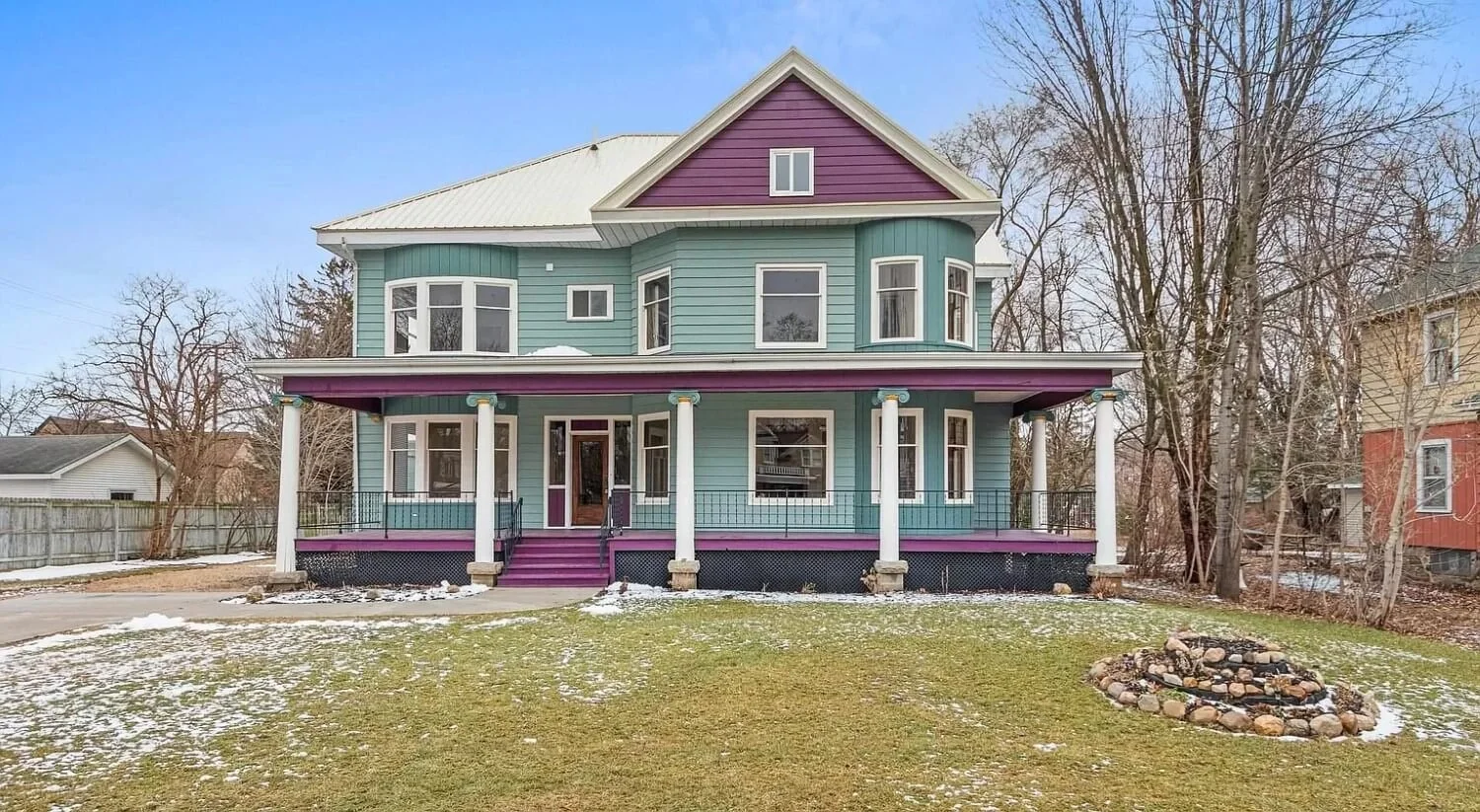 1935 Victorian house in Shawano, Wisconsin - $289k