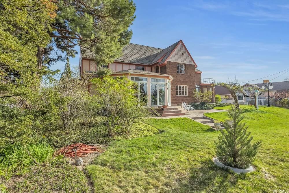 1936 Tudor house Springville Utah - garden 4.jpeg