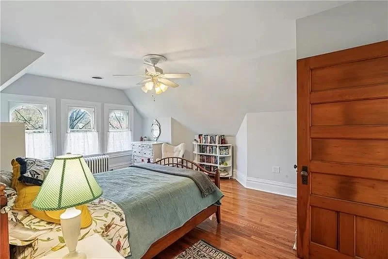 1894 Victorian house Pittsburgh Pennsylvania - fourth bedroom.jpg