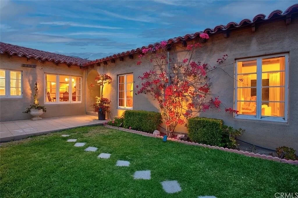 1928 Mission Revival house Los Angeles California - side view.jpg